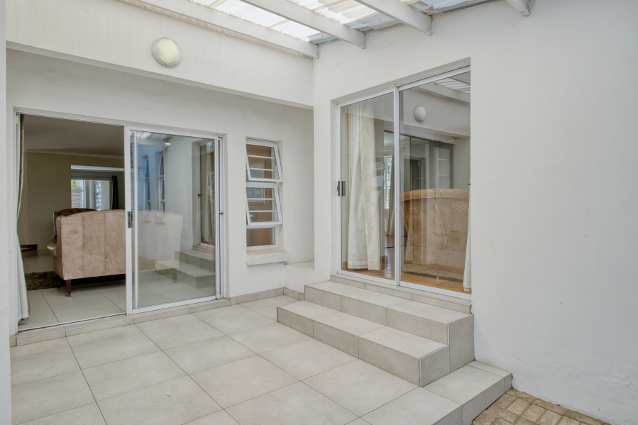 6 Bedroom Property for Sale in Summerstrand Eastern Cape